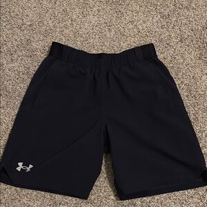 Under Armor Boys size Medium Navy blue shorts
